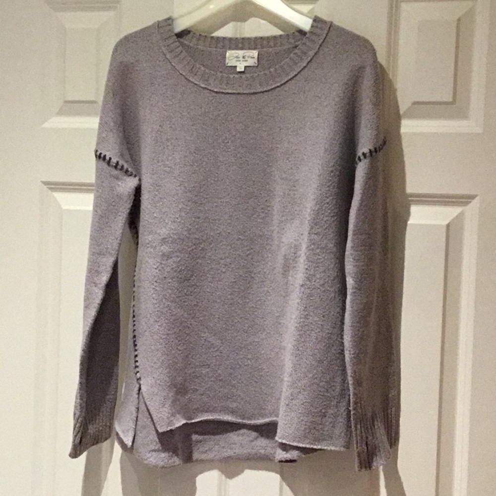 Crew neck loose fit asymmetrical sweater
